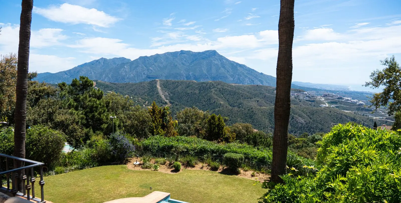 Sale of detached villa in La Zagaleta 56