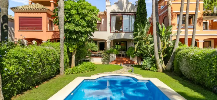 Long-term rent of semi-detached house in Nueva Andalucía 0