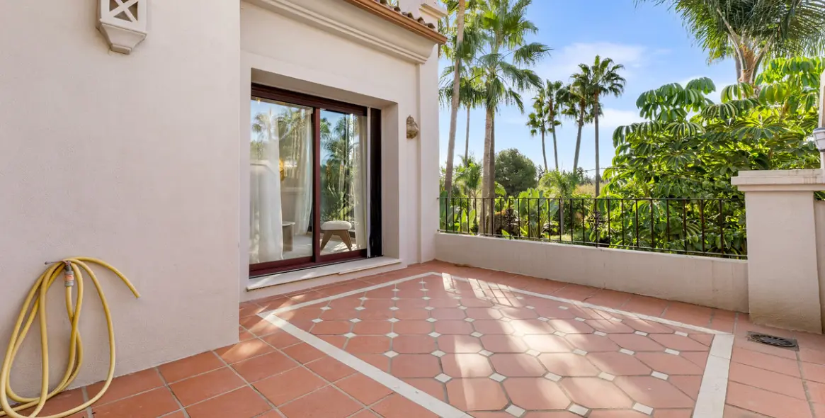 Long-term rent of semi-detached house in Nueva Andalucía 14