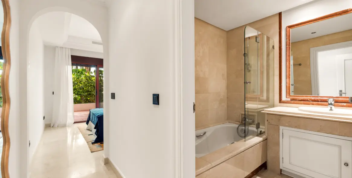 Long-term rent of semi-detached house in Nueva Andalucía 17
