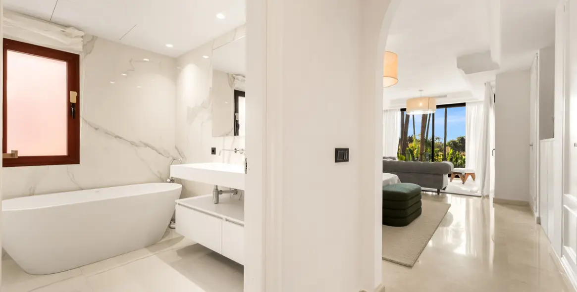 Long-term rent of semi-detached house in Nueva Andalucía 38