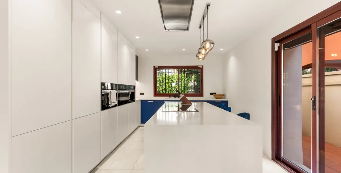 Long-term rent of semi-detached house in Nueva Andalucía 56