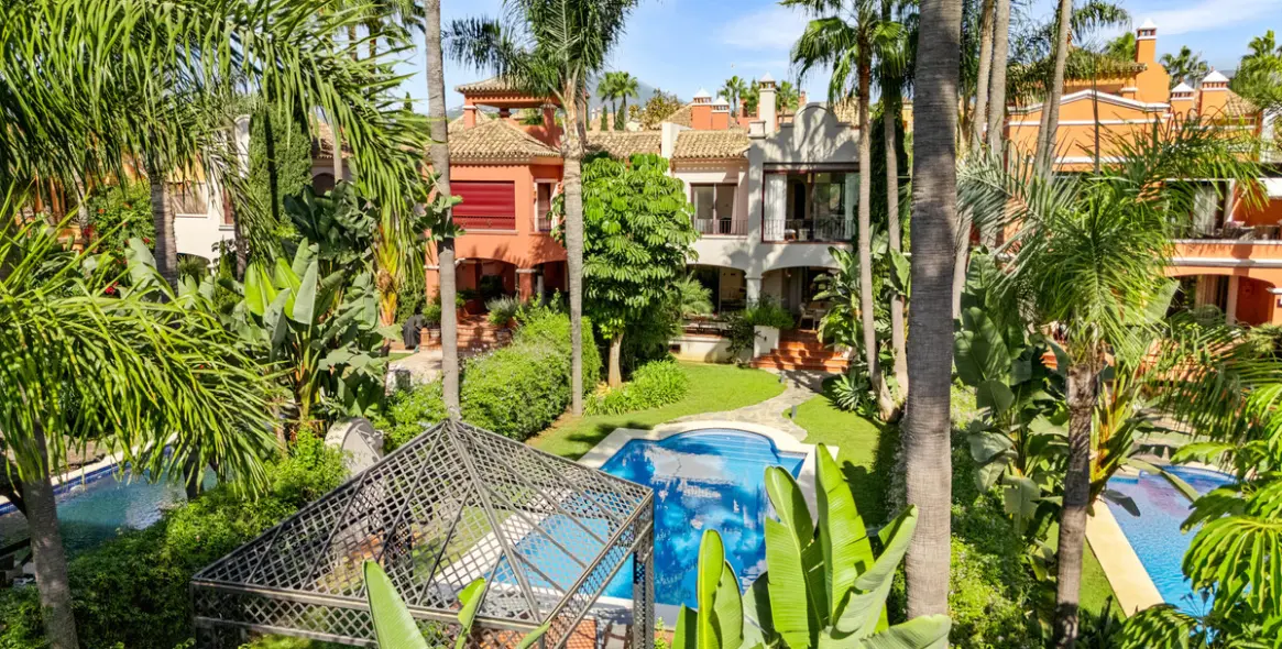 Long-term rent of semi-detached house in Nueva Andalucía 82