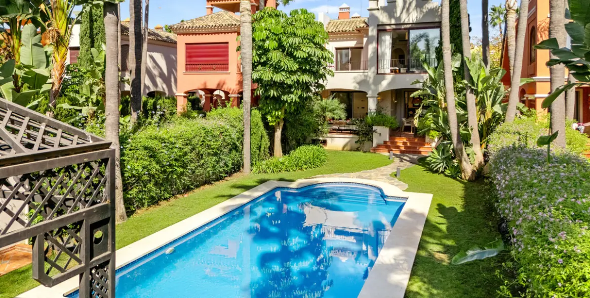 Long-term rent of semi-detached house in Nueva Andalucía 84