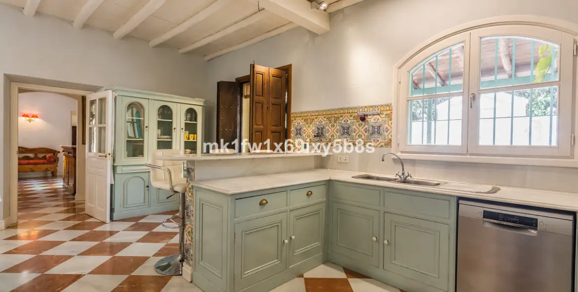 Long-term rent of detached villa in Marbella 16