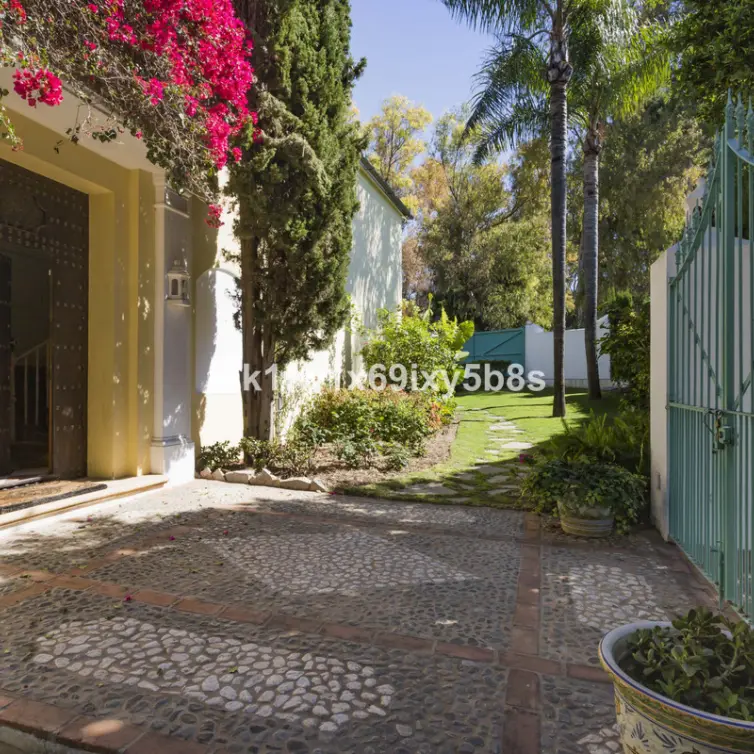 Long-term rent of detached villa in Marbella