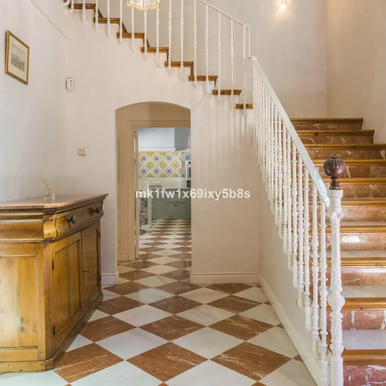 Long-term rent of detached villa in Marbella
