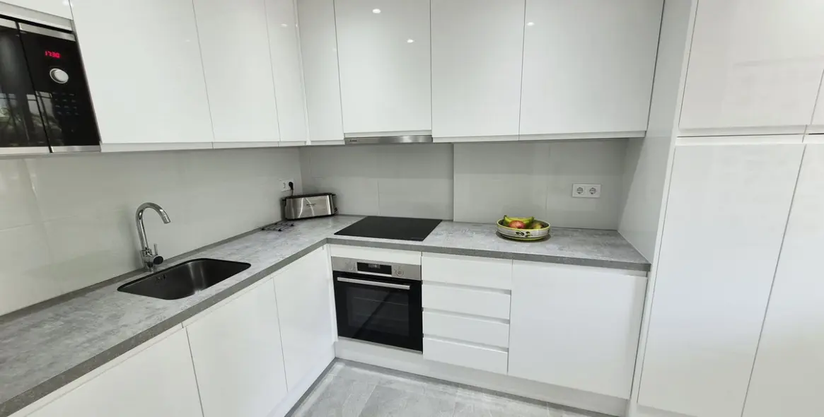 Продажа апартаментов на среднем этаже в Miraflores 3