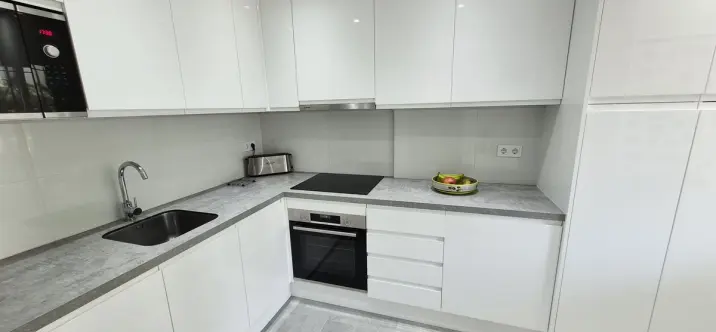 Sale of middle floor apartment in Miraflores 2