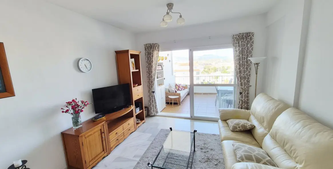 Продажа апартаментов на среднем этаже в Miraflores 9
