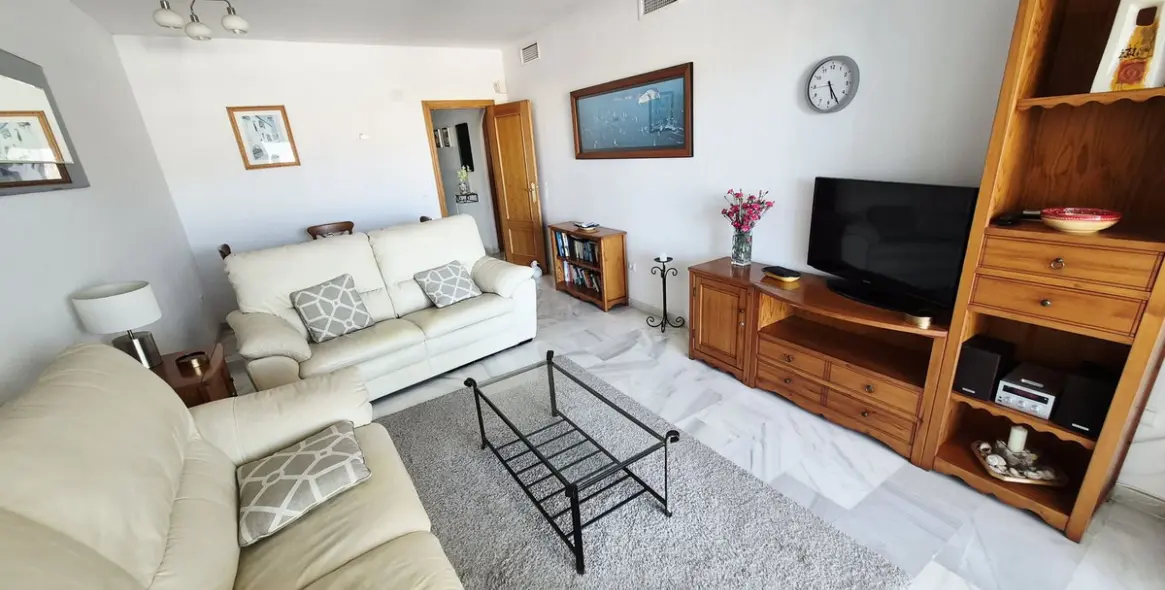 Продажа апартаментов на среднем этаже в Miraflores 10