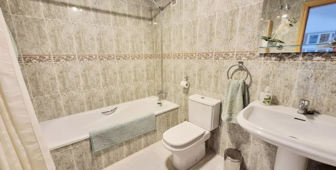 Продажа апартаментов на среднем этаже в Miraflores 16
