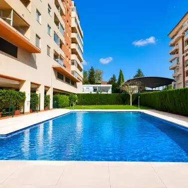 Sale of middle floor apartment in Fuengirola