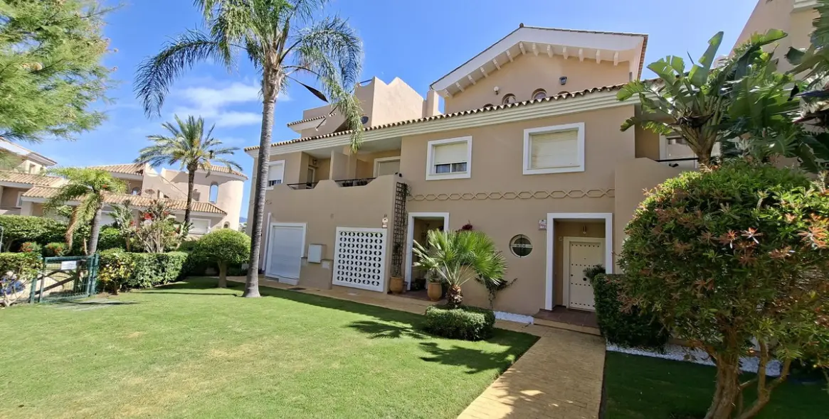 Venta de adosado en La Duquesa 1