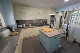 Image 4 thumb