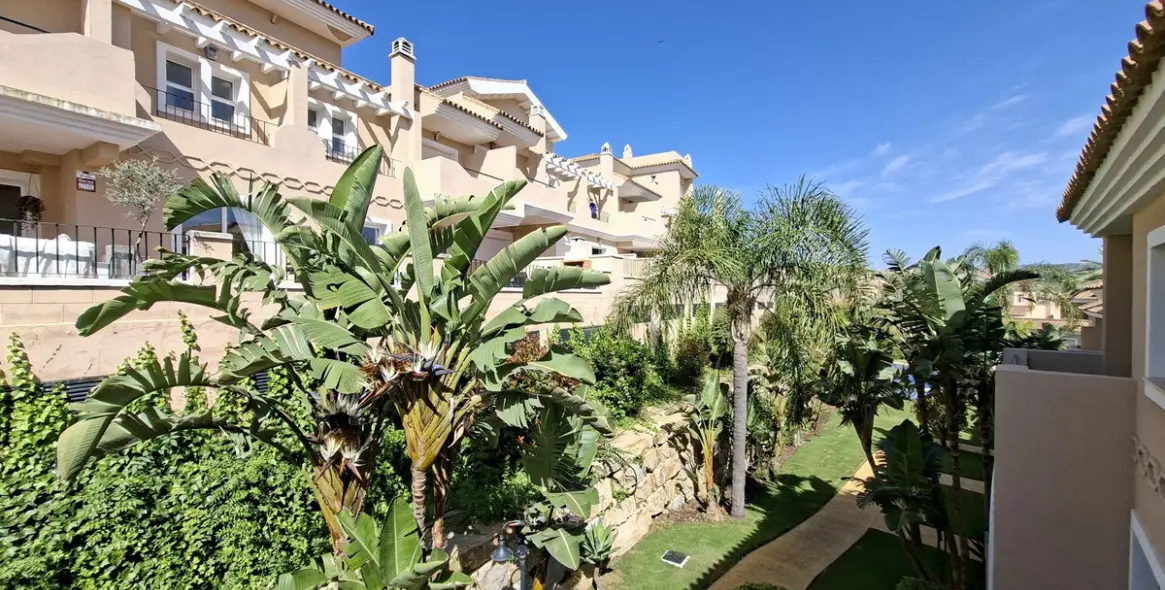 Venta de adosado en La Duquesa 6