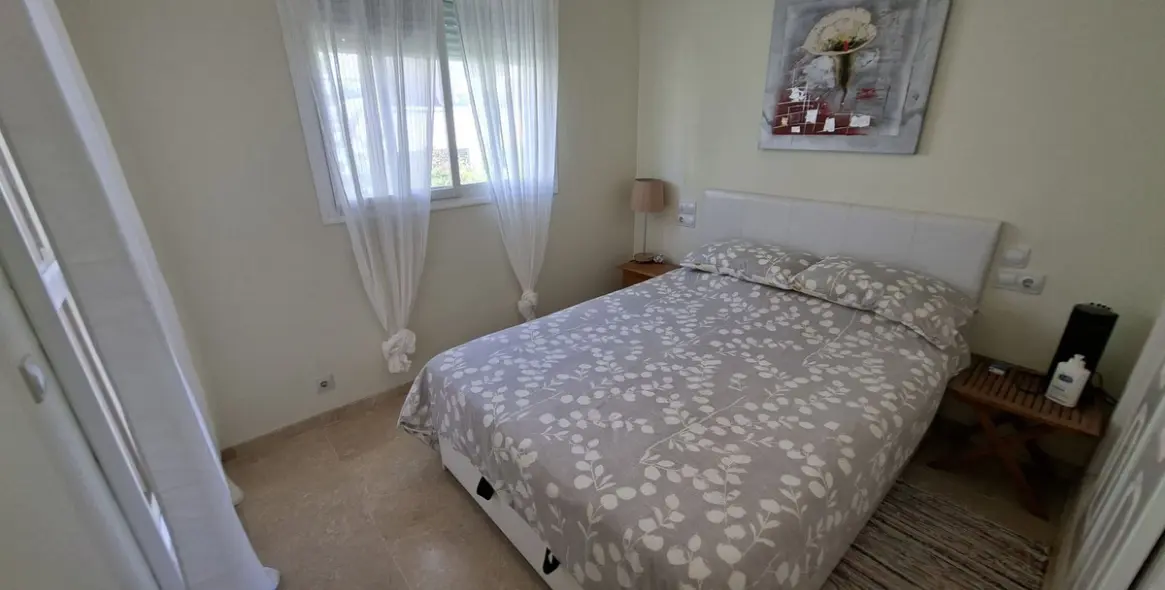 Venta de adosado en La Duquesa 12