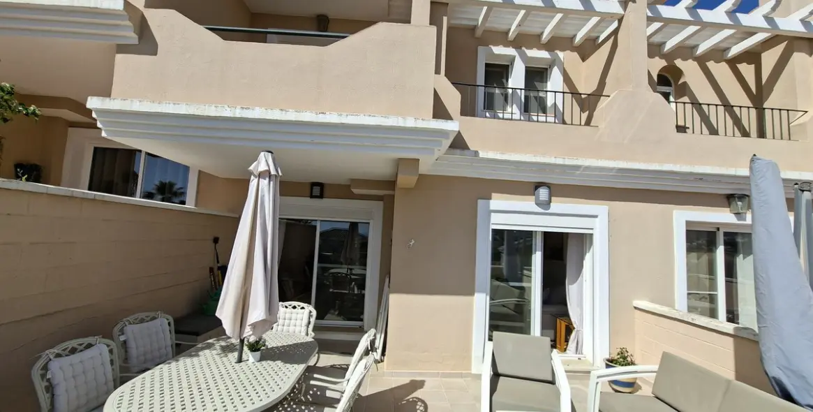 Venta de adosado en La Duquesa 15