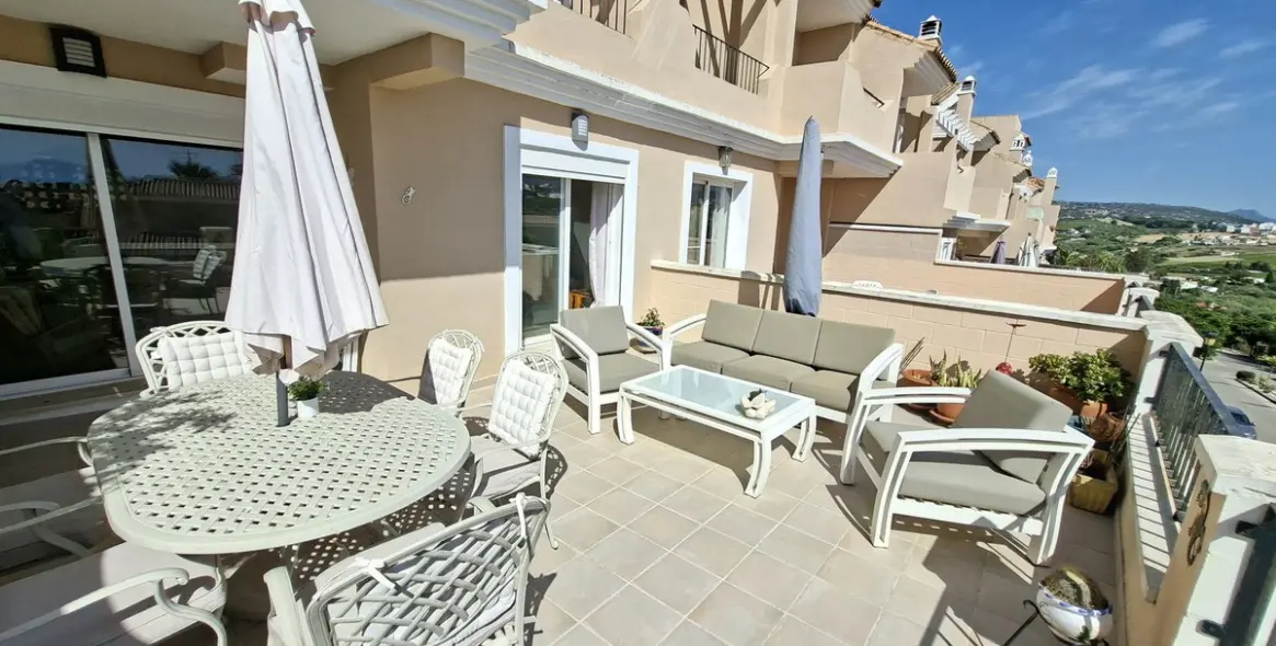 Venta de adosado en La Duquesa 18