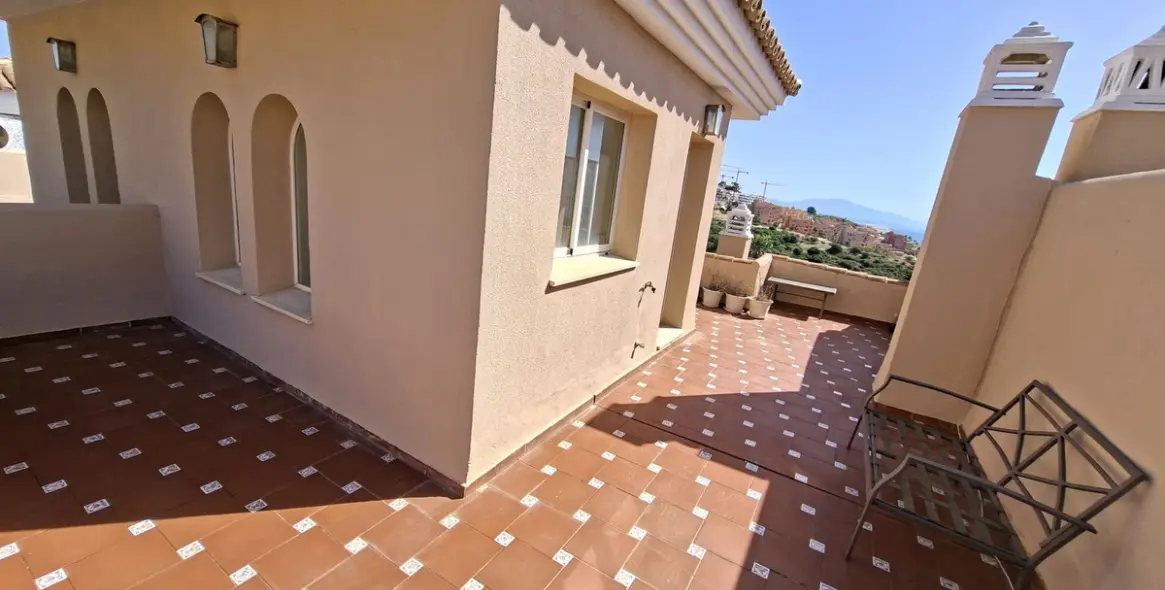 Venta de adosado en La Duquesa 21