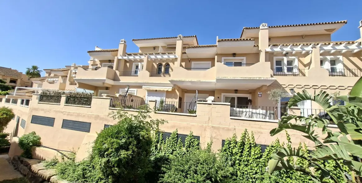 Venta de adosado en La Duquesa 28