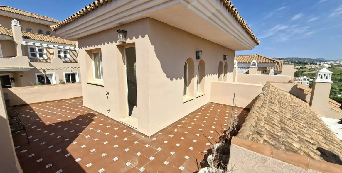 Venta de adosado en La Duquesa 34