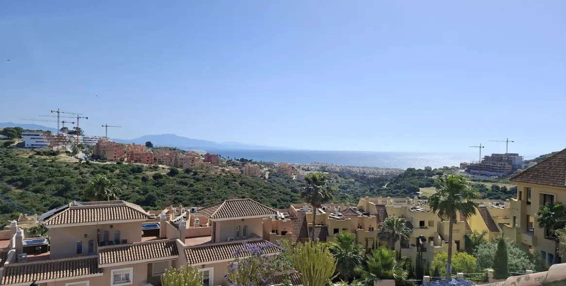 Venta de adosado en La Duquesa 35