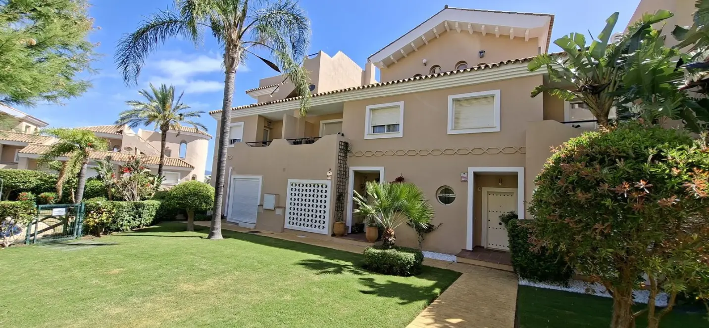 Sale of townhouse in La Duquesa 0