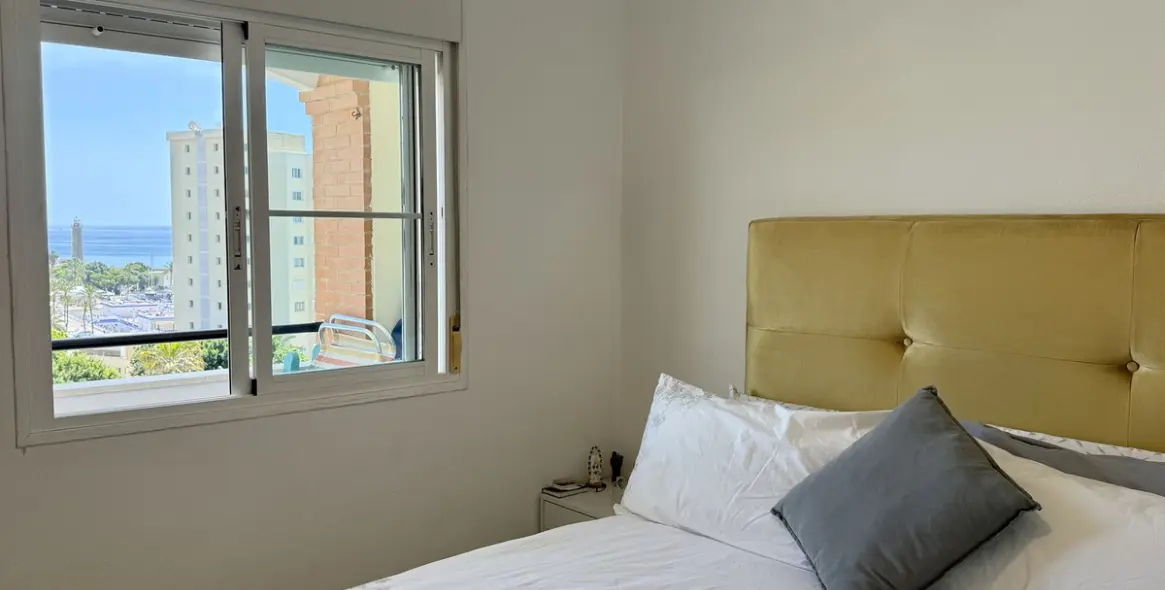Venta de apartamento en planta media en Estepona 21