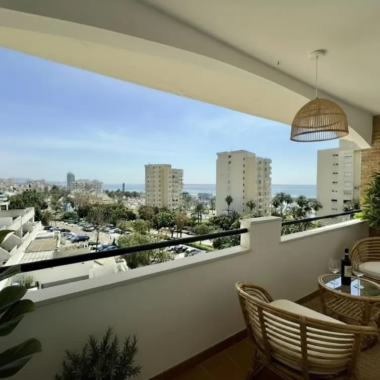 Продажа апартаментов на среднем этаже в Estepona