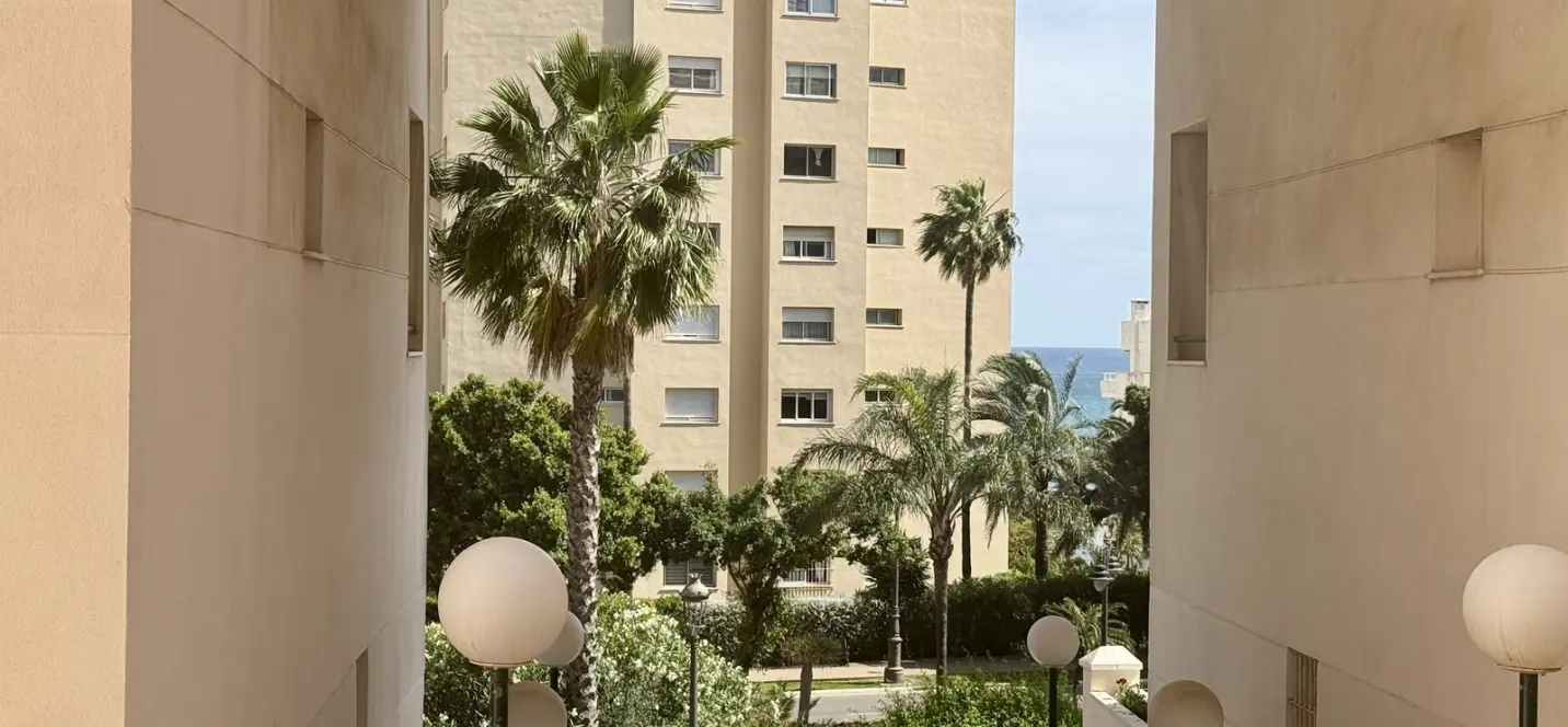 Продажа апартаментов на среднем этаже в Estepona 3