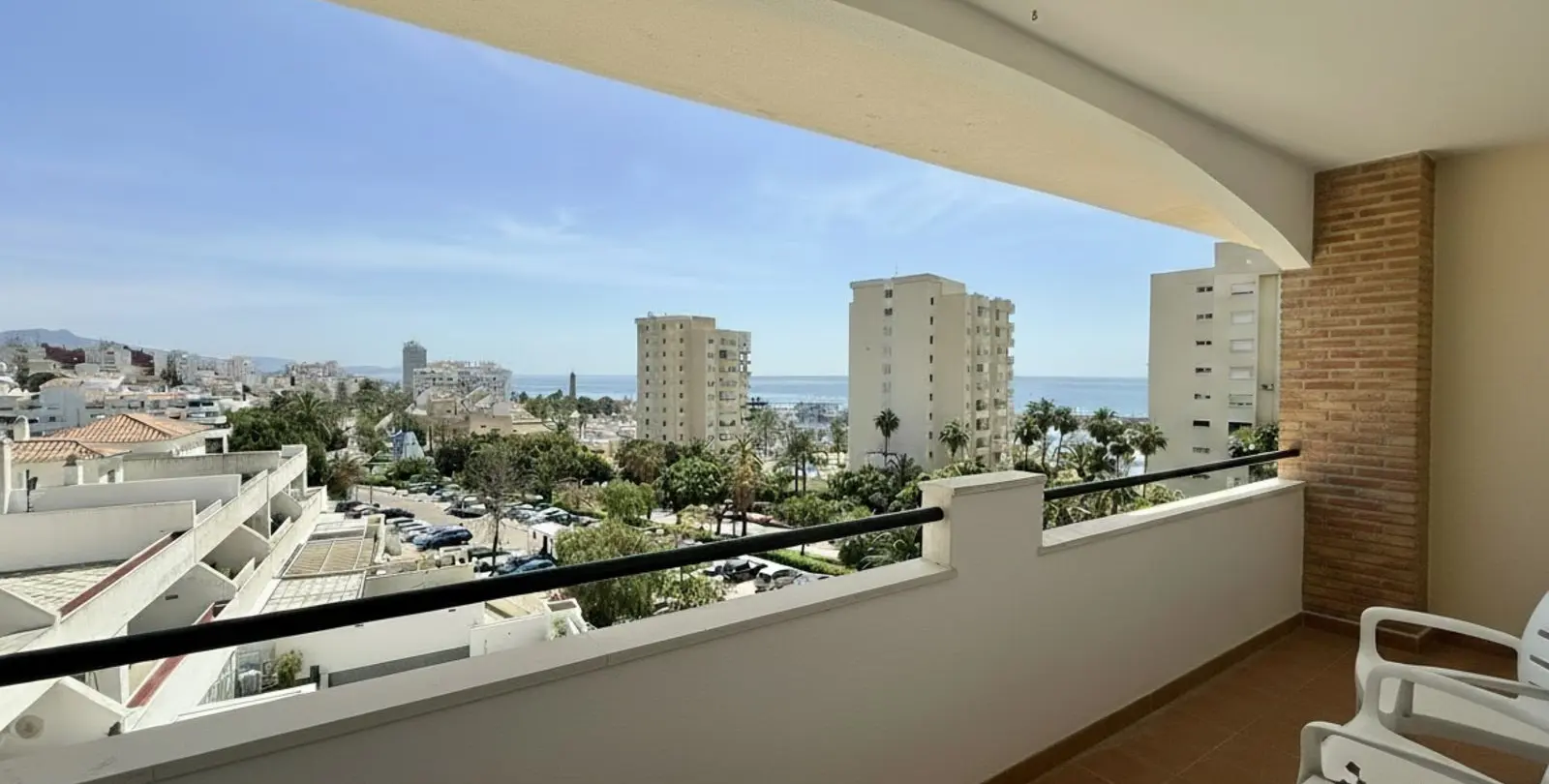 Продажа апартаментов на среднем этаже в Estepona 7