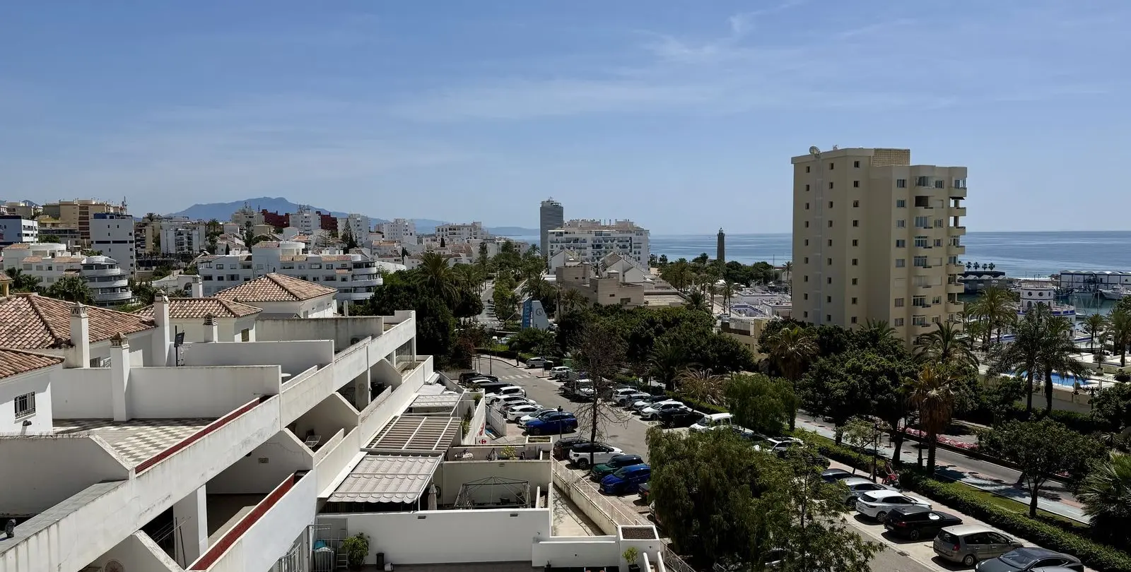 Продажа апартаментов на среднем этаже в Estepona 9