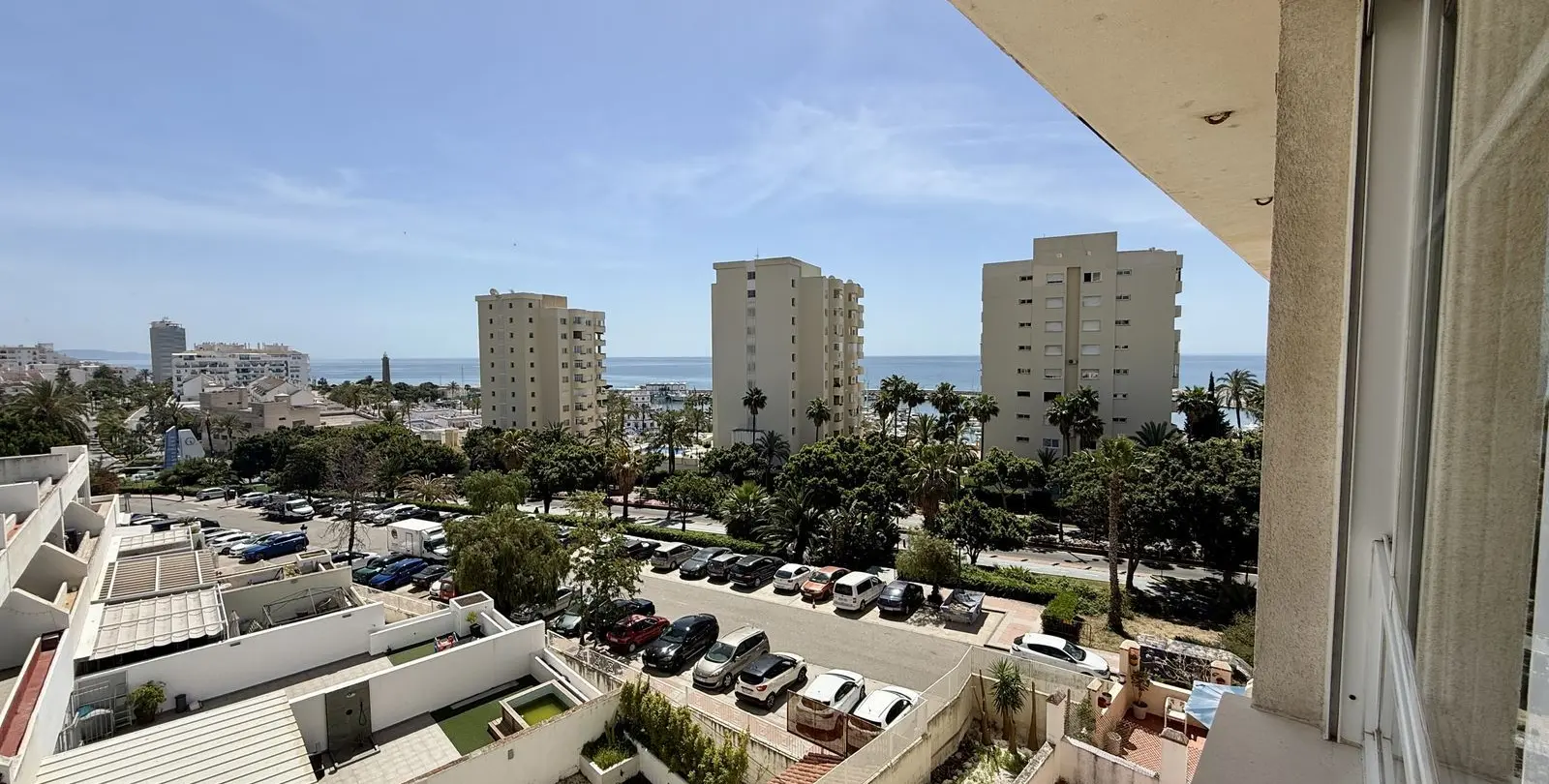 Продажа апартаментов на среднем этаже в Estepona 18