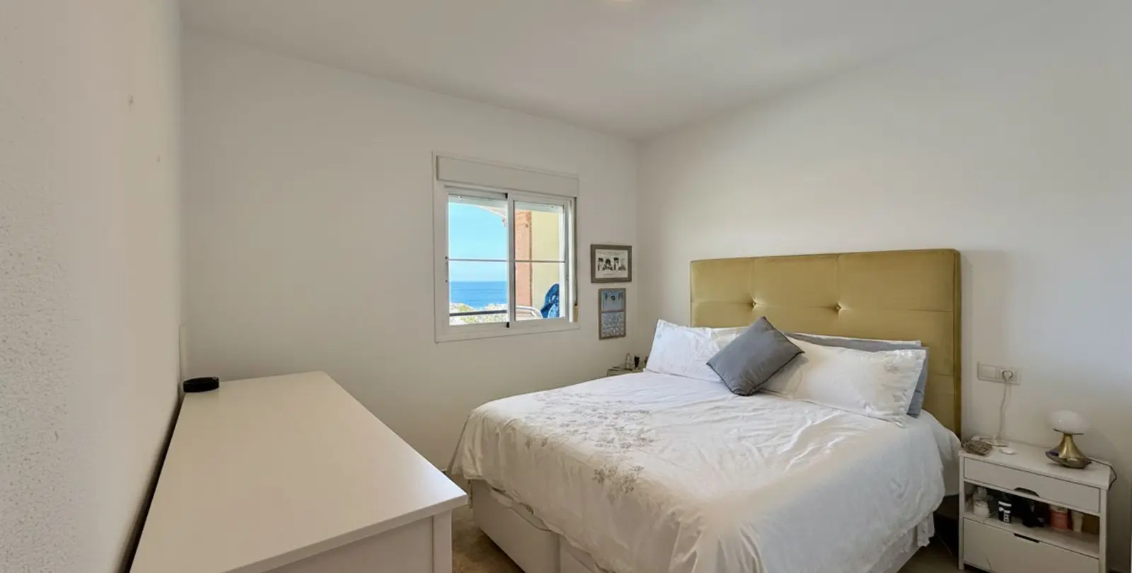 Продажа апартаментов на среднем этаже в Estepona 20