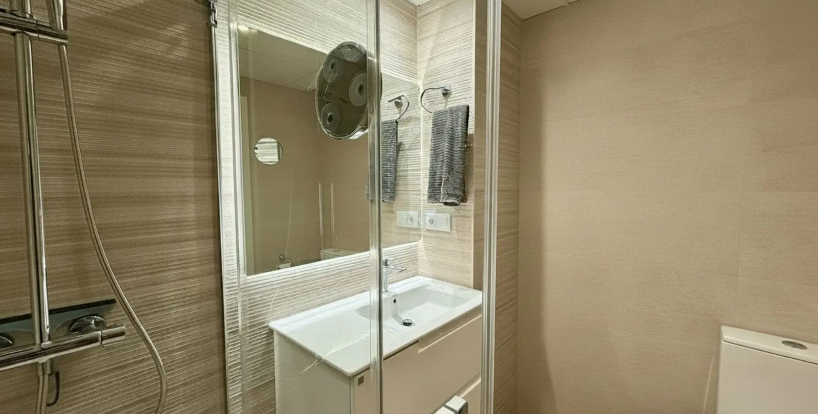 Продажа апартаментов на среднем этаже в Estepona 24