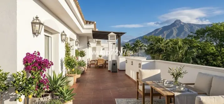 Sale of penthouse in Nueva Andalucía 0