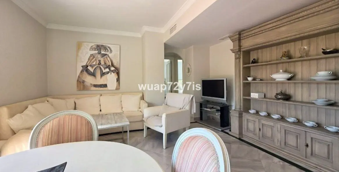 Sale of penthouse in Nueva Andalucía 5