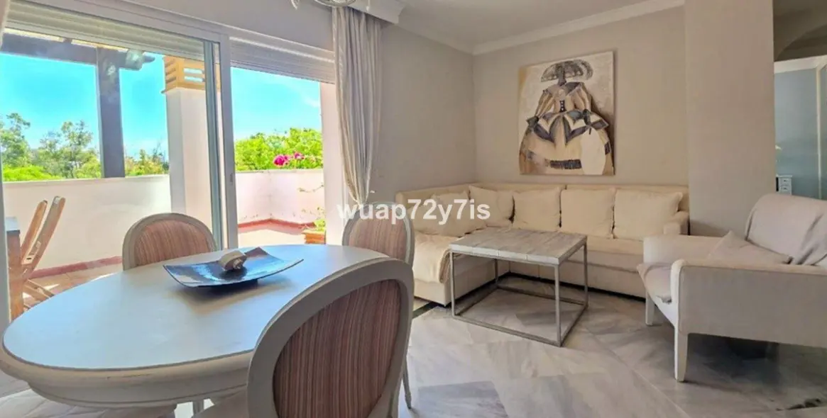 Sale of penthouse in Nueva Andalucía 6