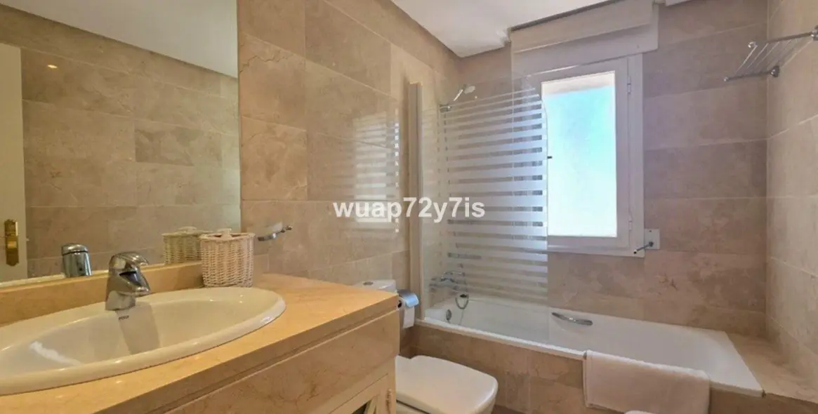 Sale of penthouse in Nueva Andalucía 9