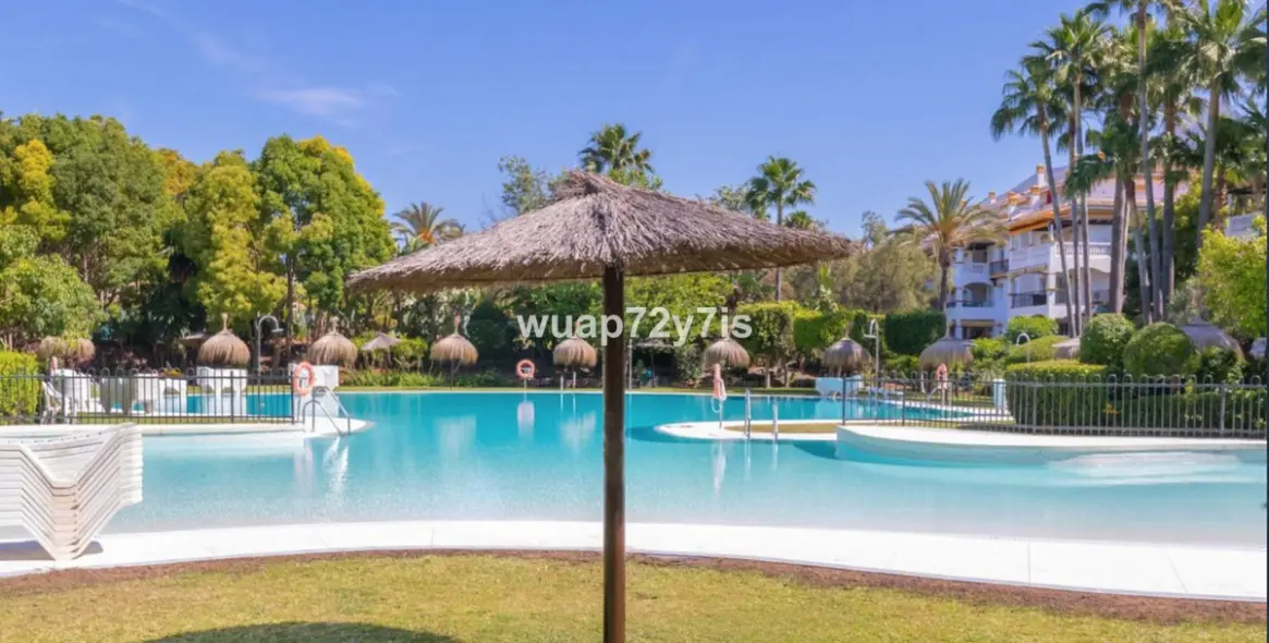 Sale of penthouse in Nueva Andalucía 17