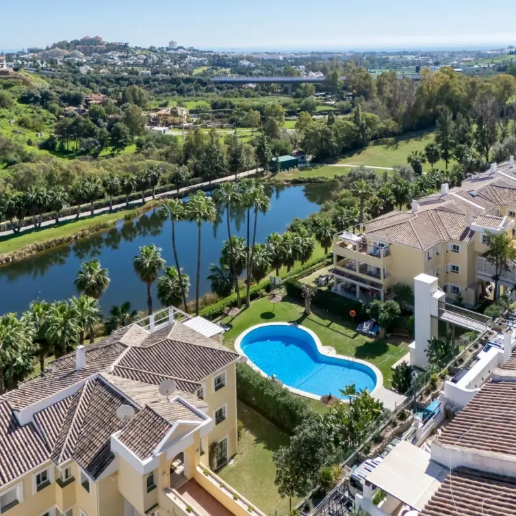 Sale of middle floor apartment in La Quinta