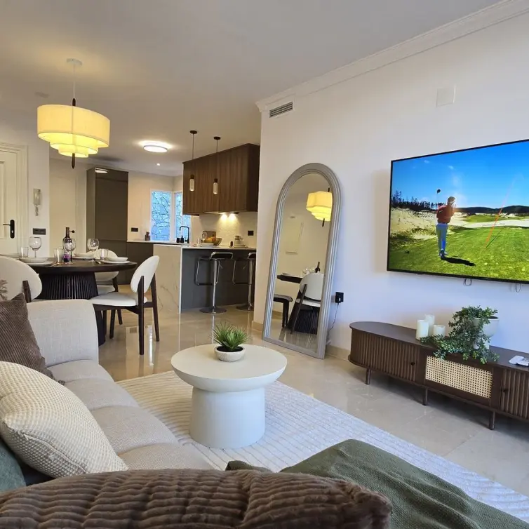 Sale of middle floor apartment in La Quinta