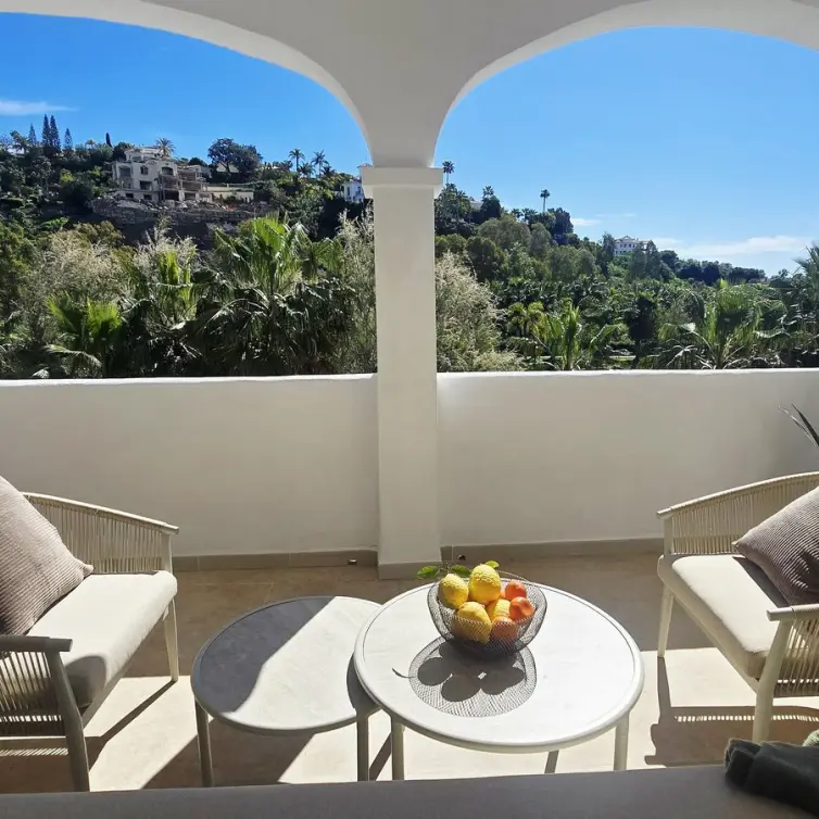 Sale of middle floor apartment in La Quinta