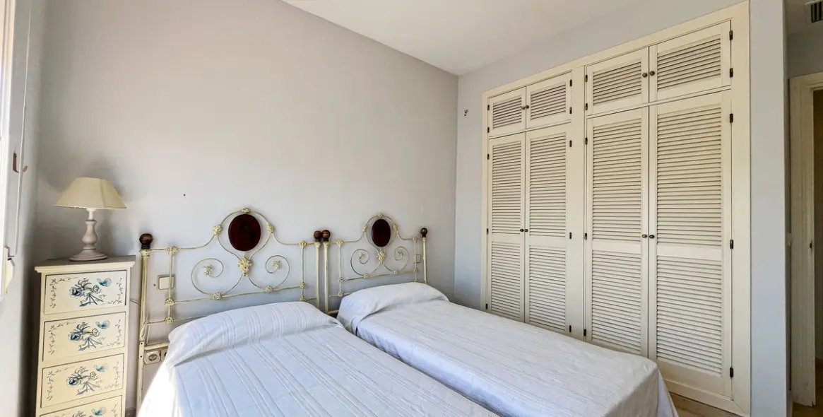 Sale of penthouse in Costalita 20