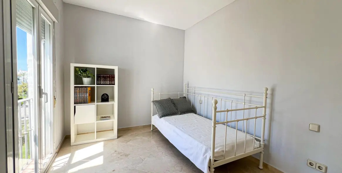 Sale of penthouse in Costalita 25