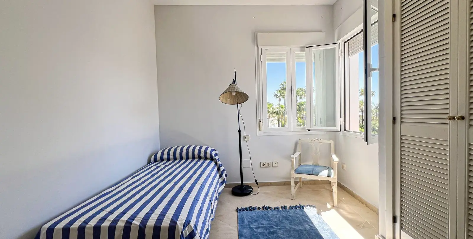 Sale of penthouse in Costalita 28