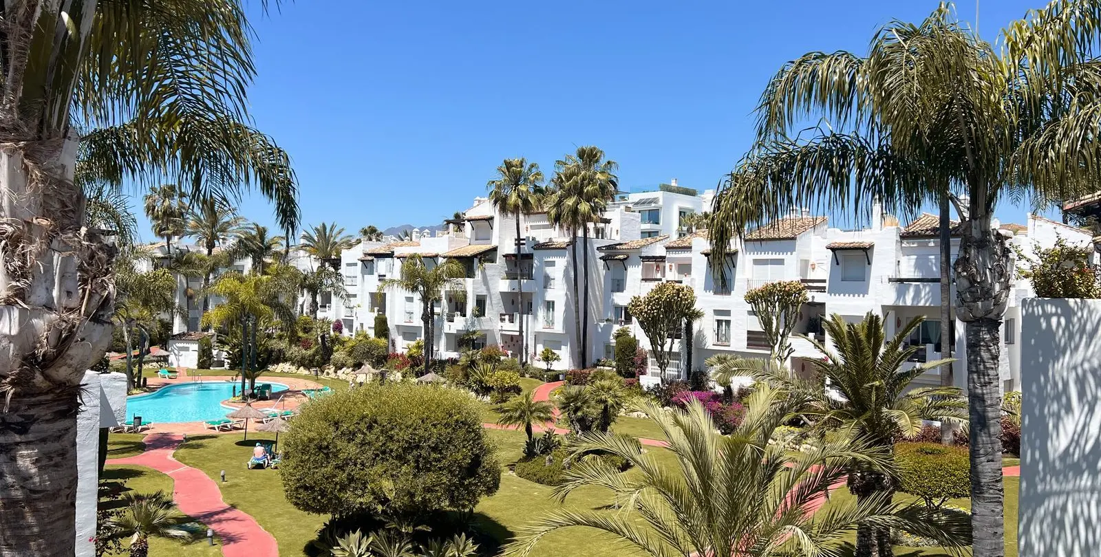 Sale of penthouse in Costalita 32