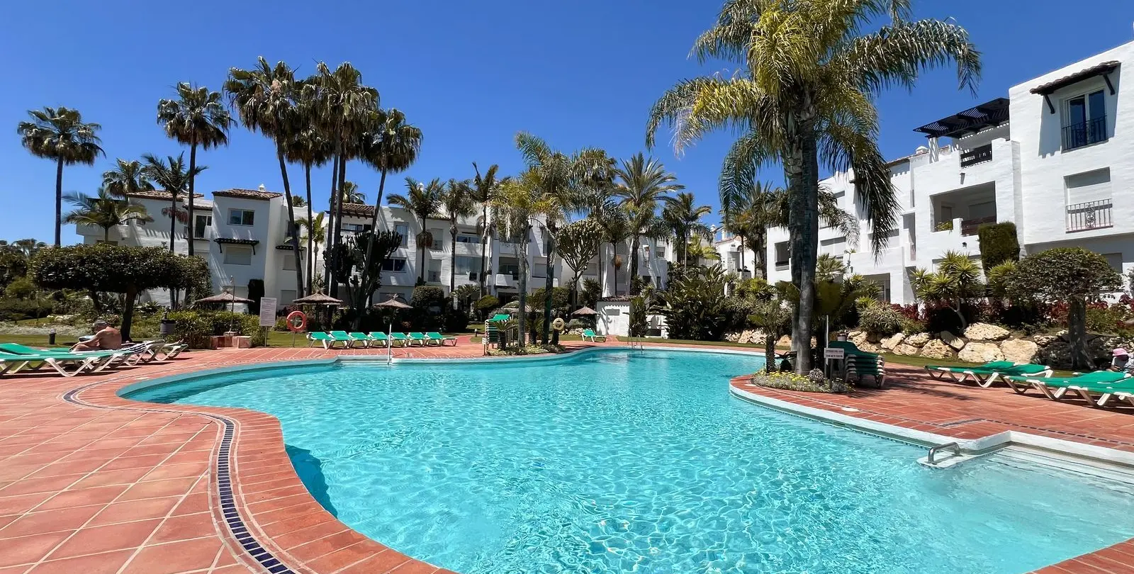 Sale of penthouse in Costalita 34