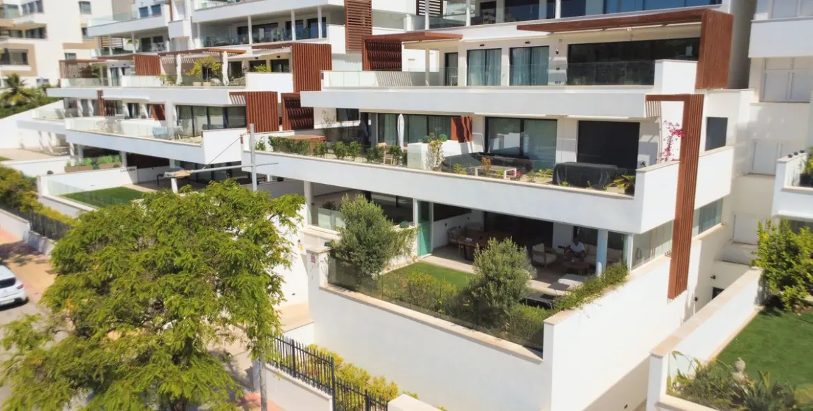 Sale of ground floor apartment in Estepona 8